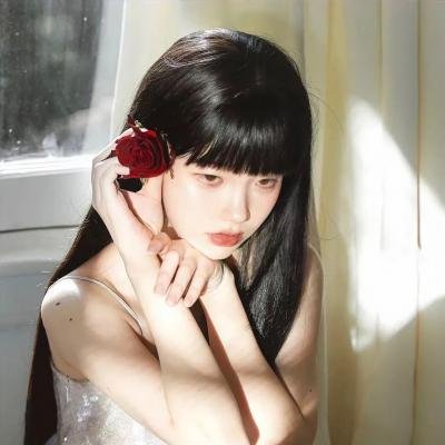 小姑娘艾萝依
